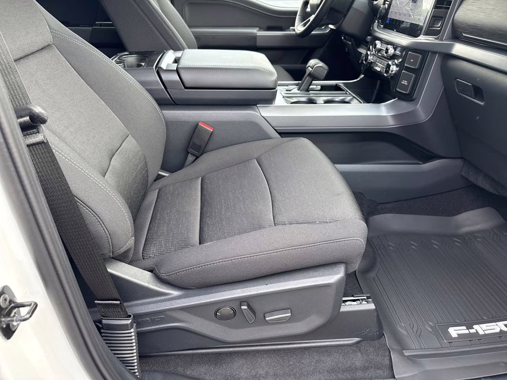 2026 Oxford White Ford F-150 XLT 4X4 Truck