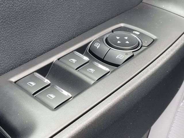 2026 Oxford White Ford Super Duty F-450 DRW XL RWD Chassis