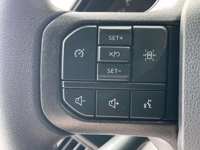 2026 Oxford White Ford Super Duty F-450 DRW XL RWD Chassis