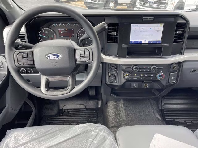 2026 Oxford White Ford Super Duty F-450 DRW XL 4X4 Chassis