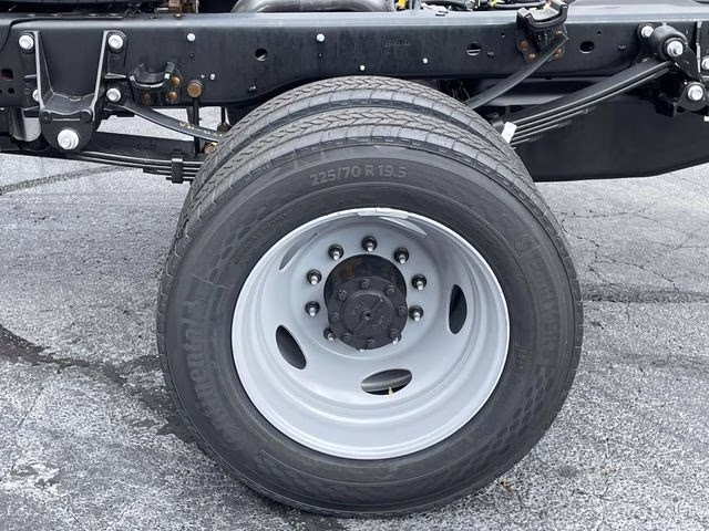 2026 Oxford White Ford Super Duty F-450 DRW XL 4X4 Chassis