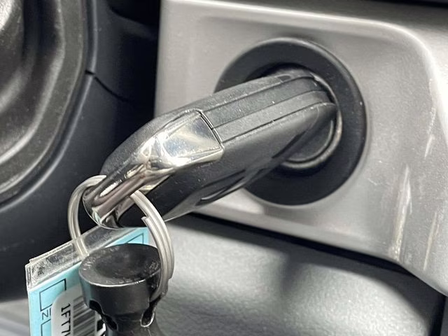 2026 Avalanche Ford Super Duty F-250 SRW XL 4X4 Truck