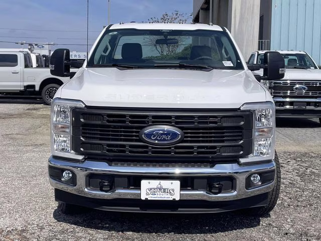 2026 Oxford White Ford Super Duty F-350 DRW XL RWD Truck