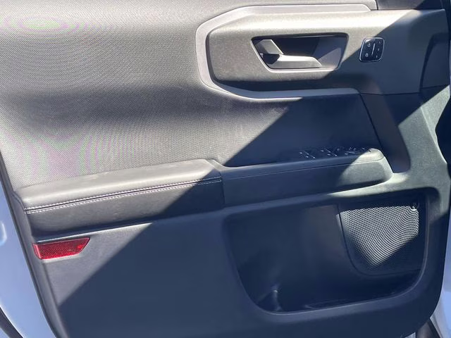 2026 White Metallic Ford Bronco Sport Outer Banks 4X4 SUV