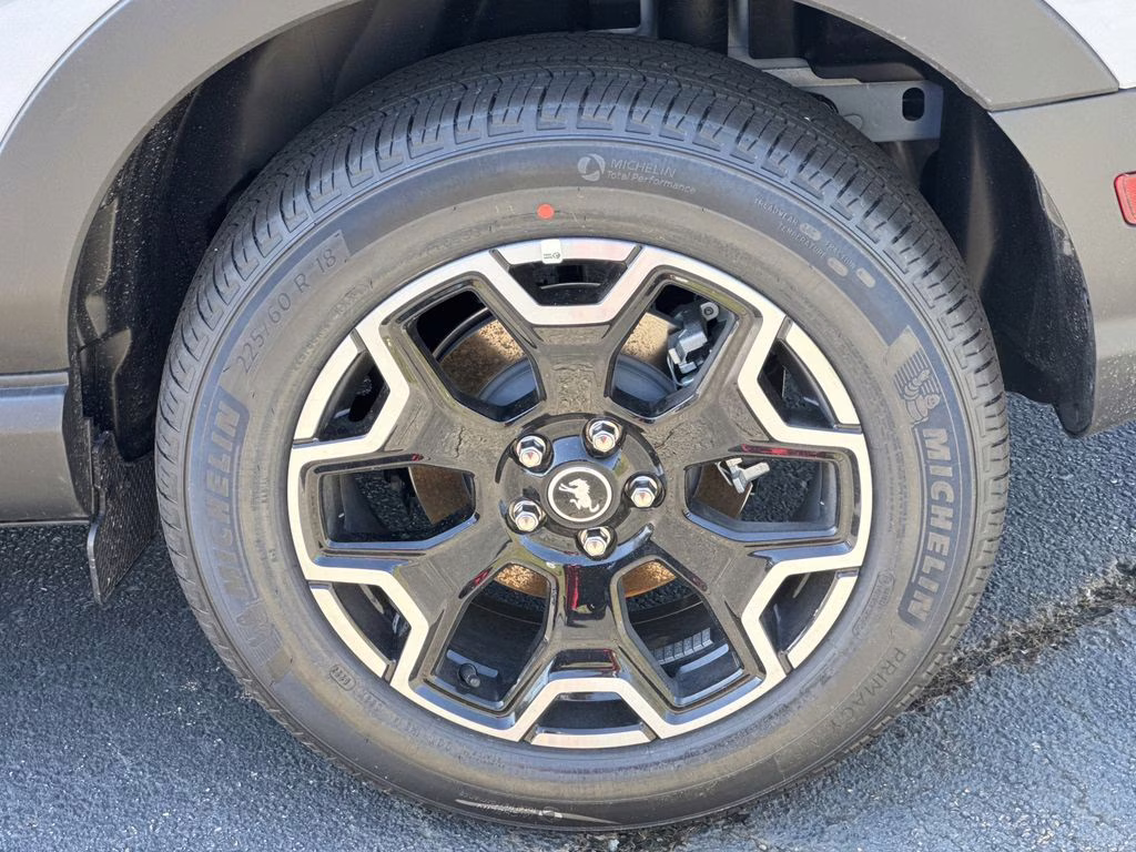 2026 White Metallic Ford Bronco Sport Outer Banks 4X4 SUV