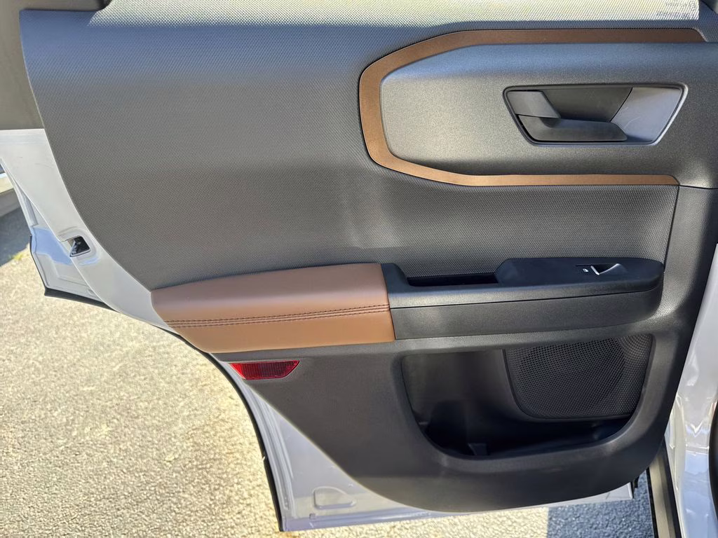 2026 White Metallic Ford Bronco Sport Outer Banks 4X4 SUV