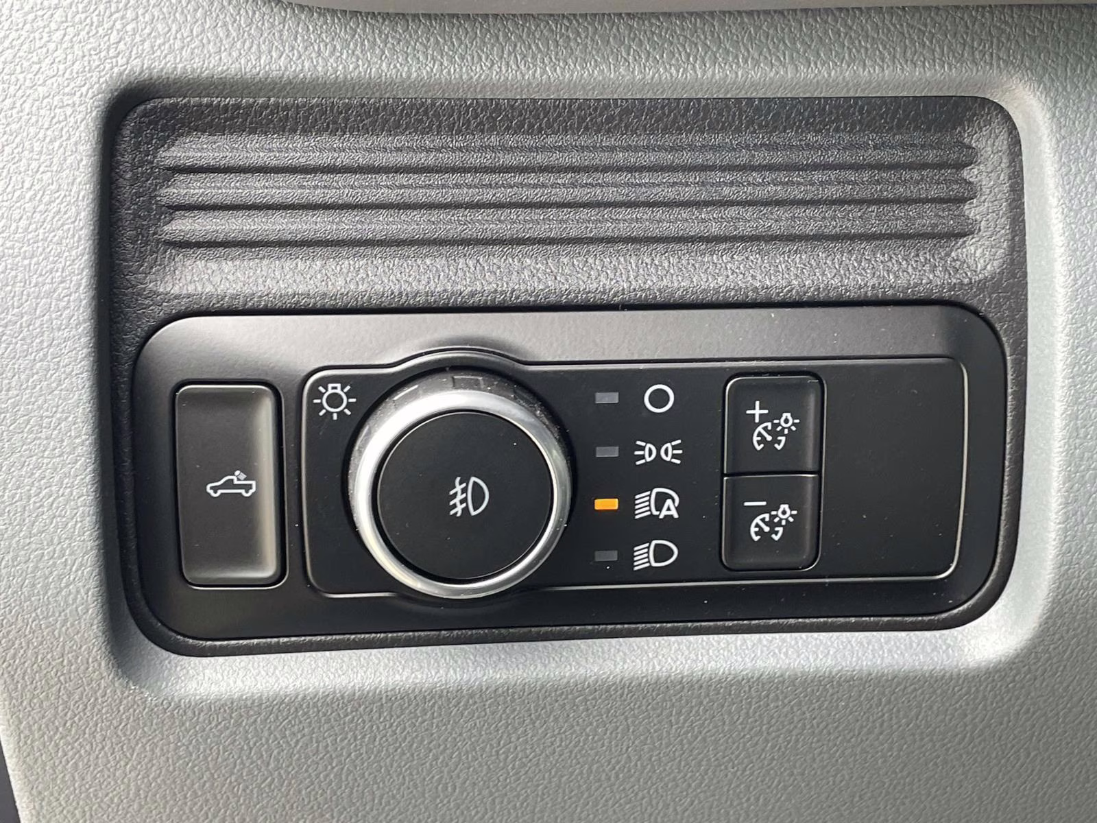 2026 Avalanche Ford Super Duty F-250 SRW XL 4X4 Truck