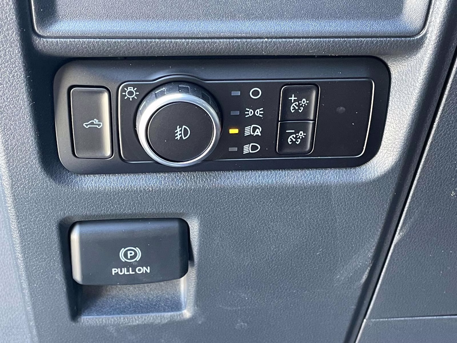 2026 Avalanche Ford F-150 XLT 4X4 Truck