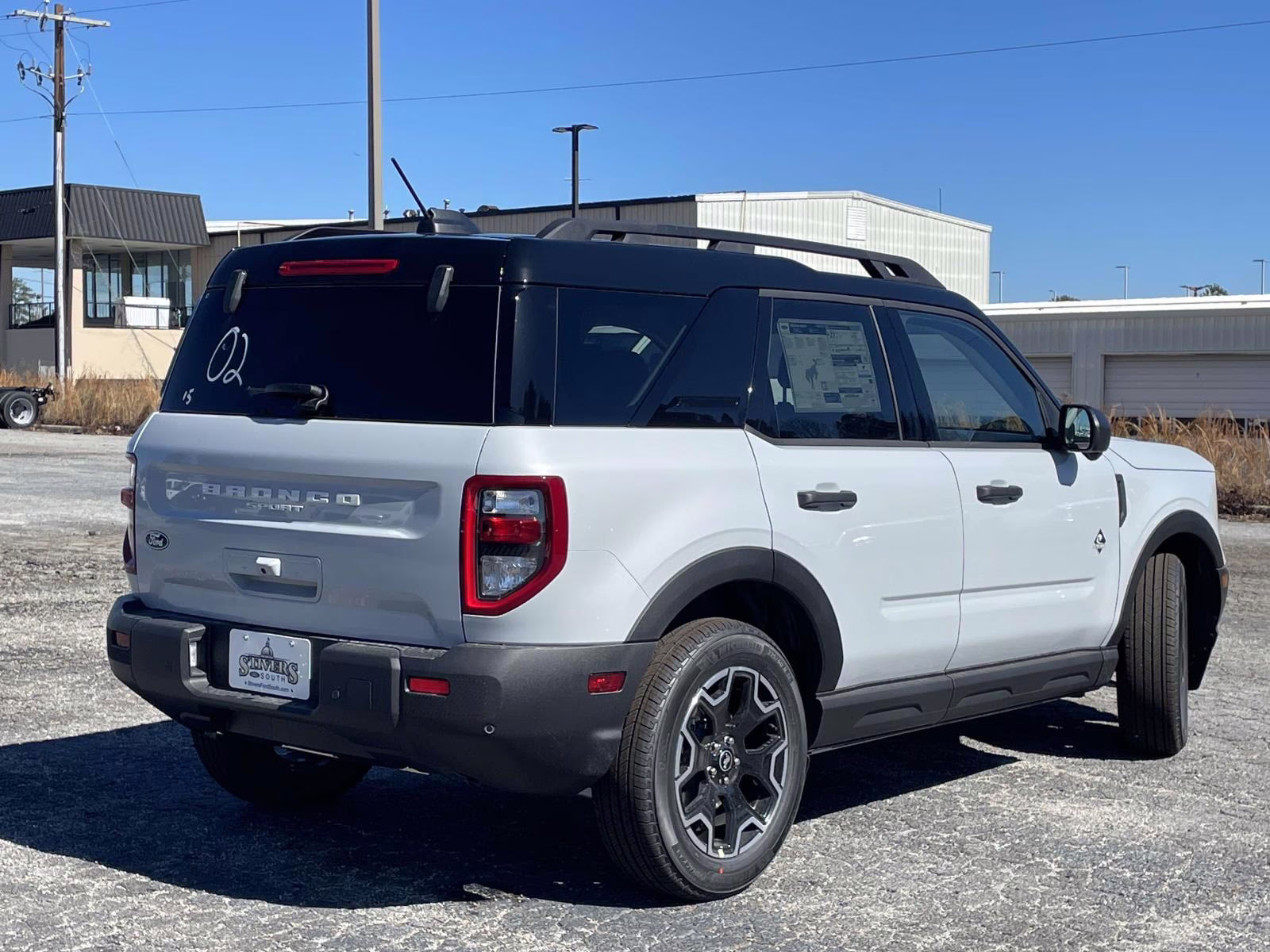 2026 White Metallic Ford Bronco Sport Outer Banks 4X4 SUV