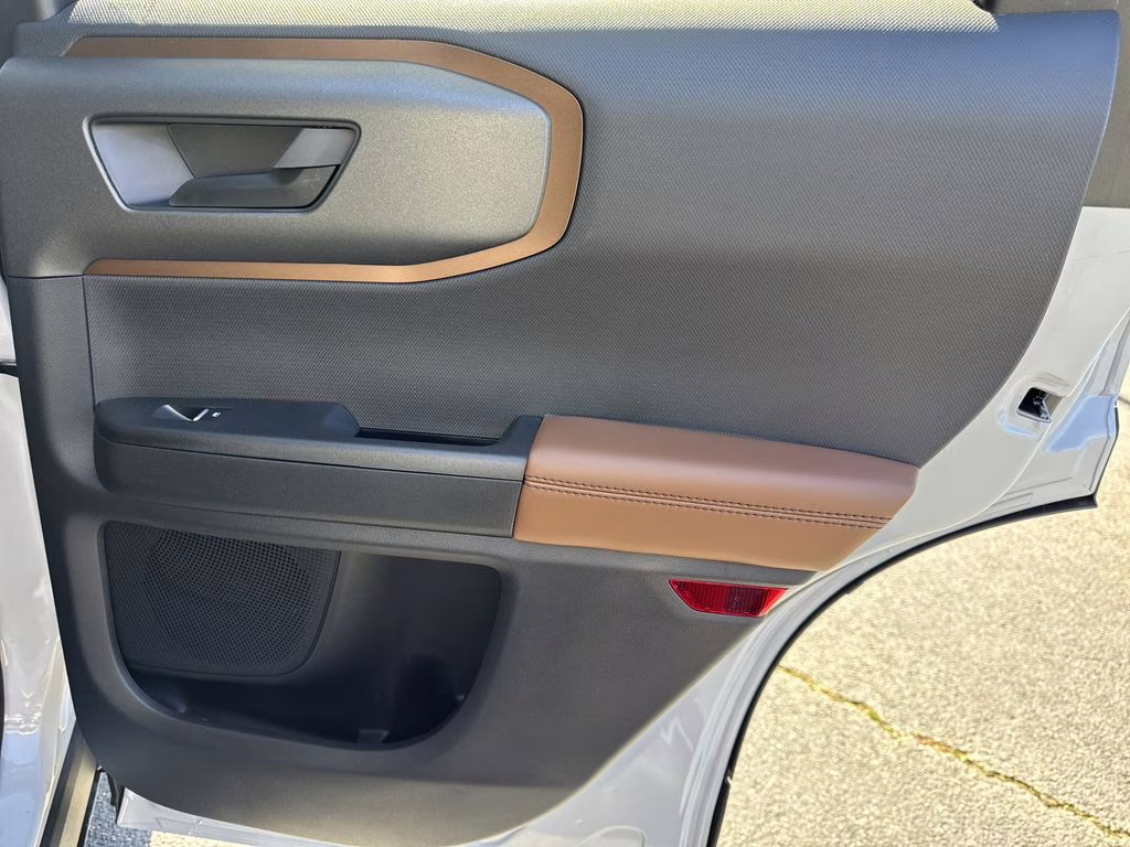 2026 White Metallic Ford Bronco Sport Outer Banks 4X4 SUV