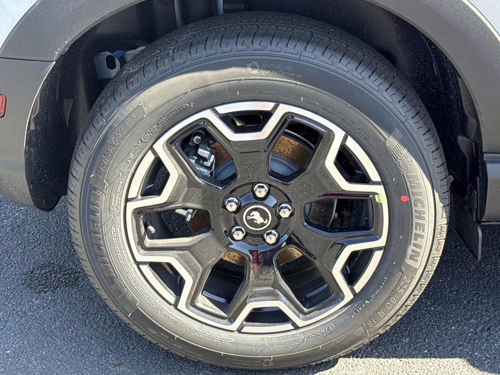 2026 White Metallic Ford Bronco Sport Outer Banks 4X4 SUV