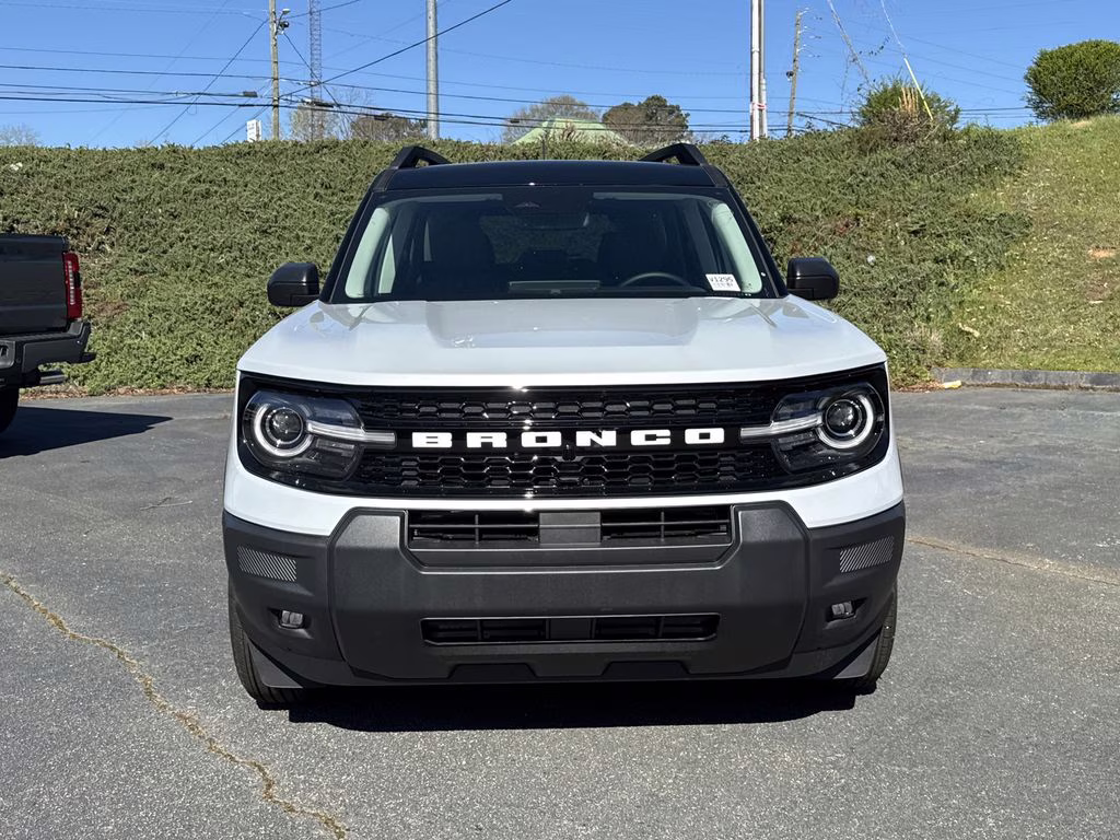 2026 White Metallic Ford Bronco Sport Outer Banks 4X4 SUV