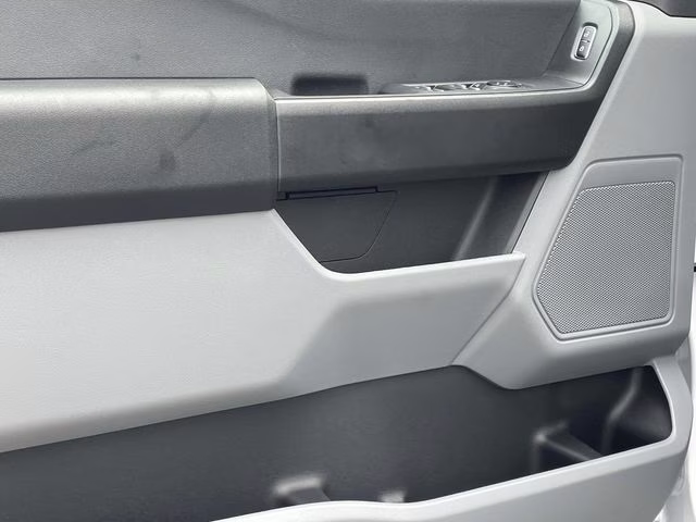 2026 Oxford White Ford Super Duty F-450 DRW XL RWD Chassis