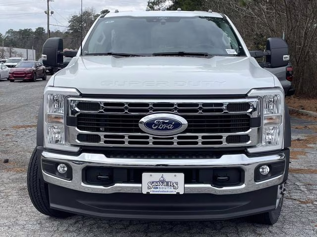 2026 Oxford White Ford Super Duty F-450 DRW XL RWD Chassis