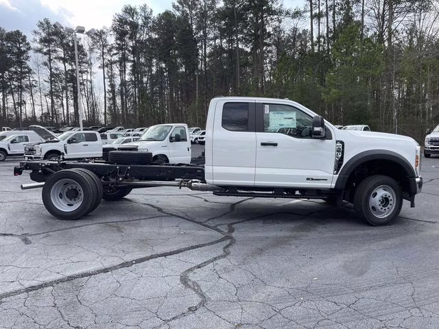 2026 Oxford White Ford Super Duty F-450 DRW XL 4X4 Chassis