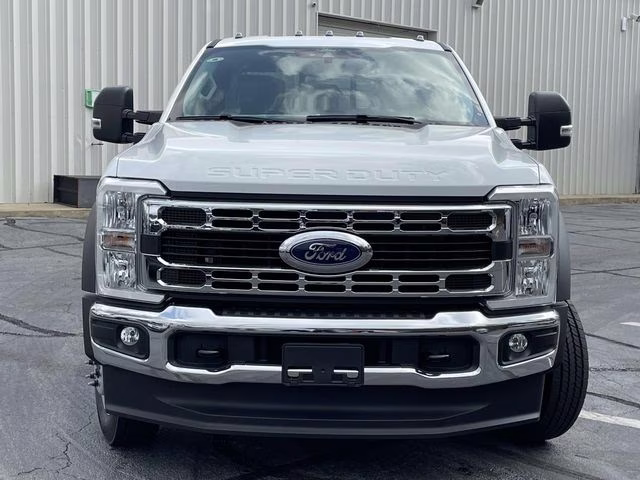 2026 Oxford White Ford Super Duty F-450 DRW XL 4X4 Chassis