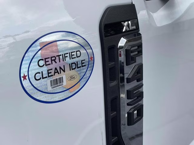 2026 Oxford White Ford Super Duty F-450 DRW XL 4X4 Chassis