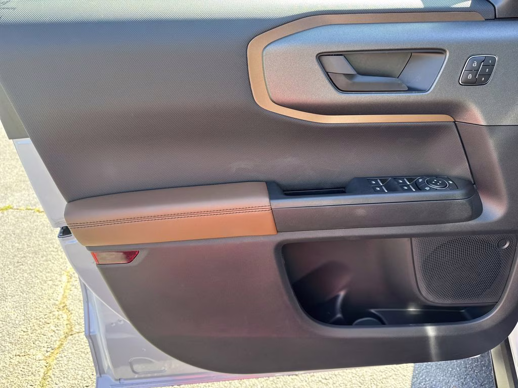 2026 White Metallic Ford Bronco Sport Outer Banks 4X4 SUV