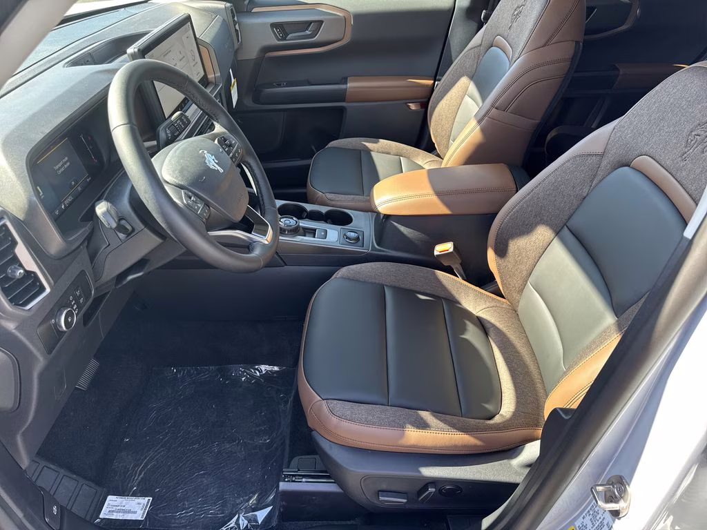 2026 White Metallic Ford Bronco Sport Outer Banks 4X4 SUV