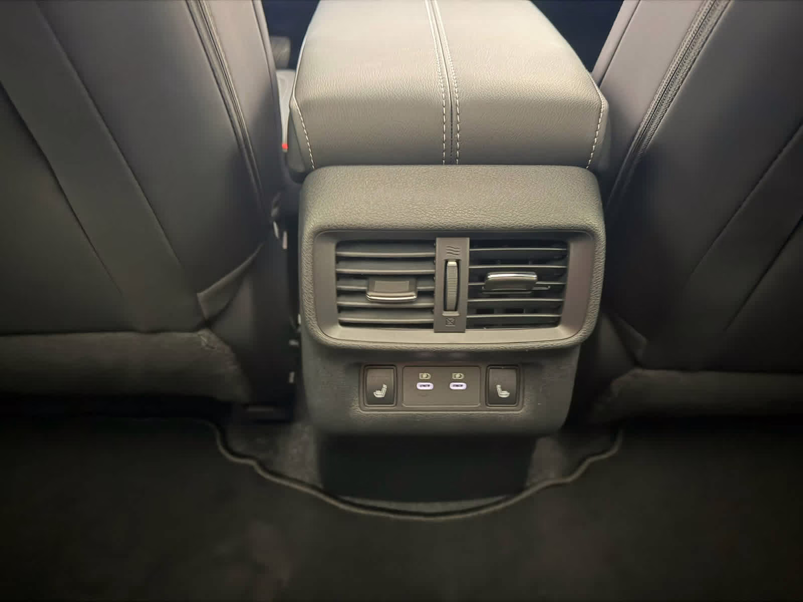 2026 Everest White Pearl Tricoat/Super Black Nissan Murano Platinum AWD SUV