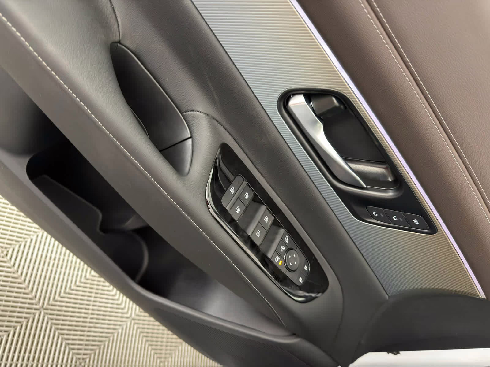 2026 Everest White Pearl Tricoat/Super Black Nissan Murano Platinum AWD SUV