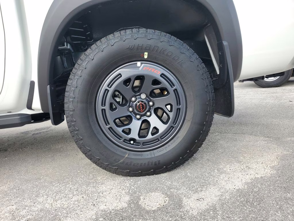 2026 Glacier White Nissan Frontier PRO-4X 4X4 Truck
