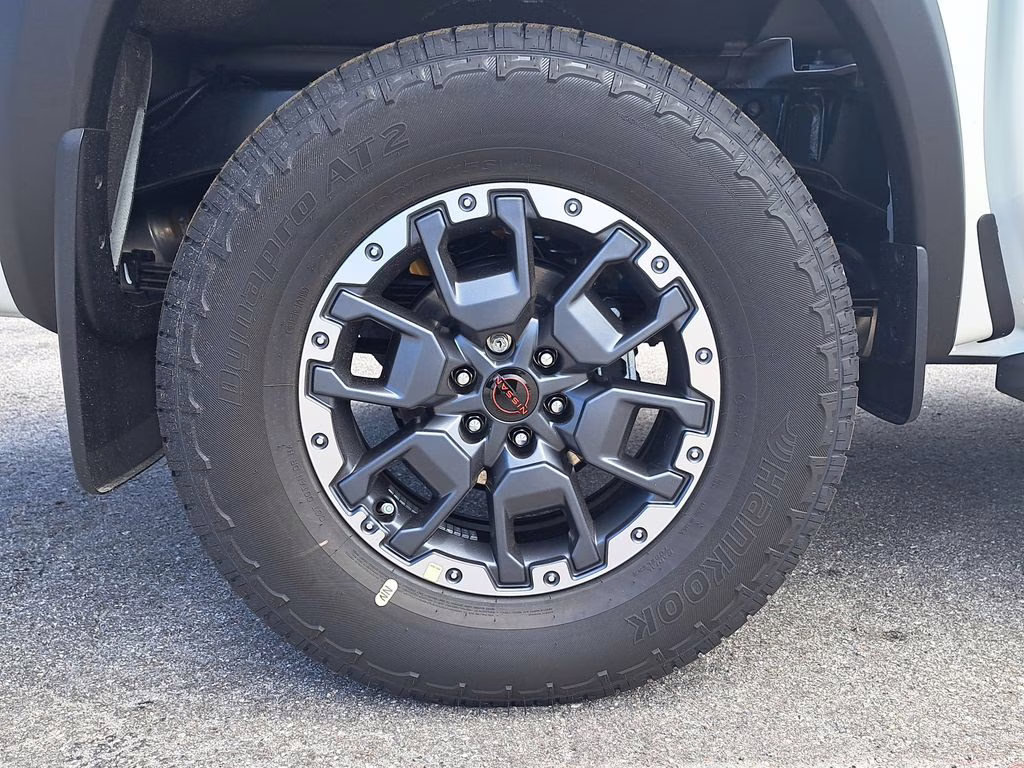 2026 Glacier White Nissan Frontier PRO-4X 4X4 Truck