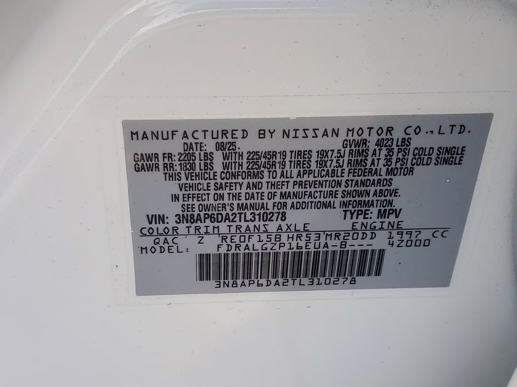 2026 Aspen White Tricoat Nissan Kicks SR FWD SUV