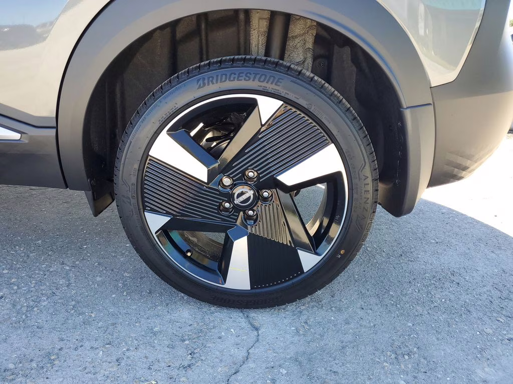 2026 Gun Metallic Nissan Kicks SR FWD SUV