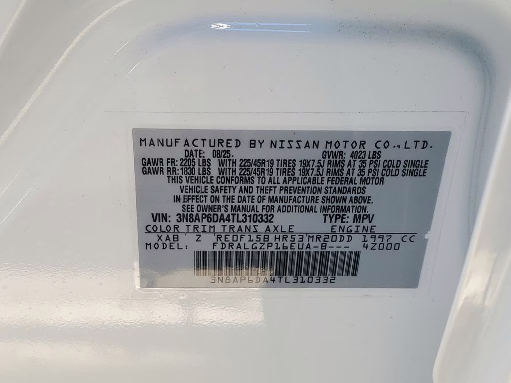 2026 Aspen White/Super Black Nissan Kicks SR FWD SUV