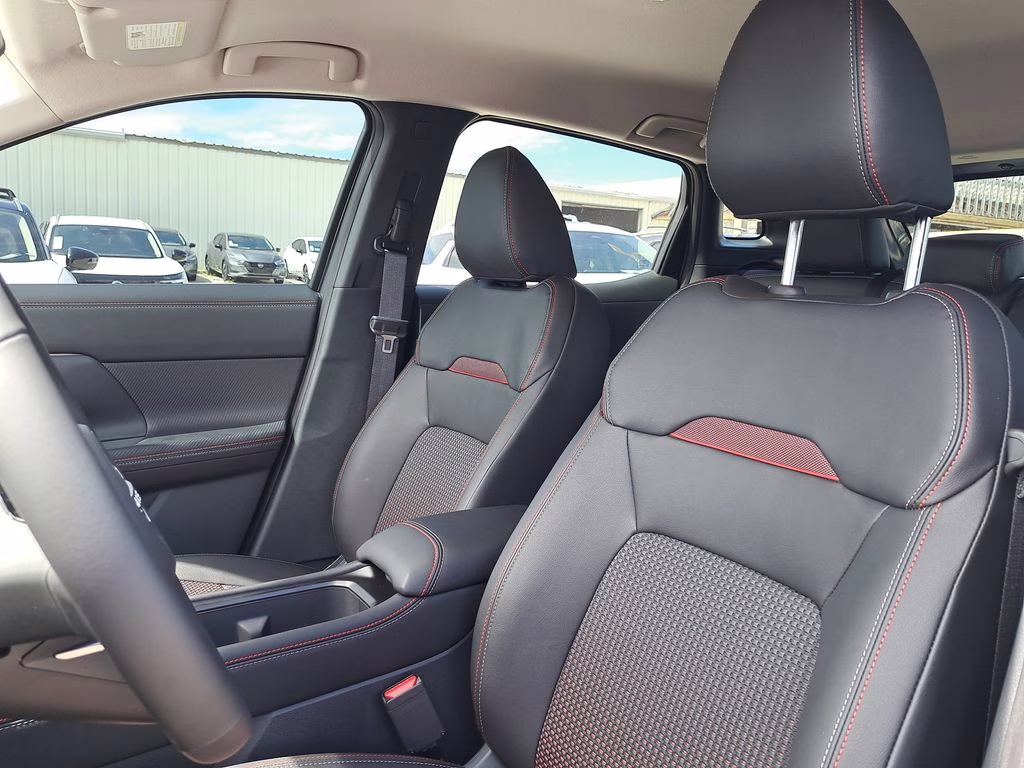 2026 Gun Metallic/Super Black Nissan Kicks SR FWD SUV