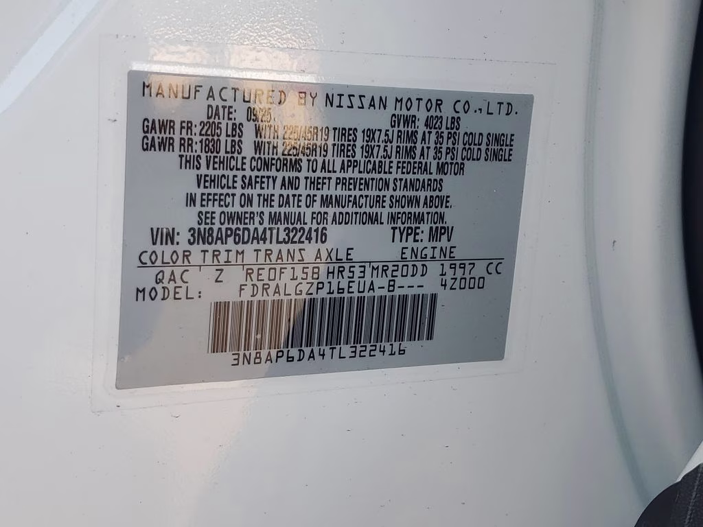 2026 Aspen White Tricoat Nissan Kicks SR FWD SUV