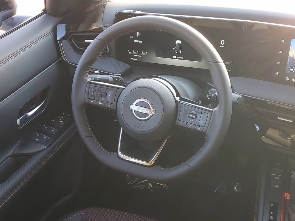 2026 Aspen White Tricoat Nissan Kicks SR FWD SUV