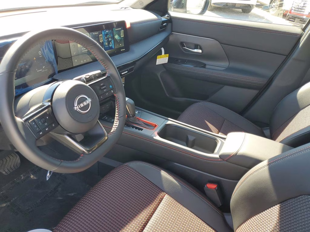 2026 Aspen White/Super Black Nissan Kicks SR FWD SUV