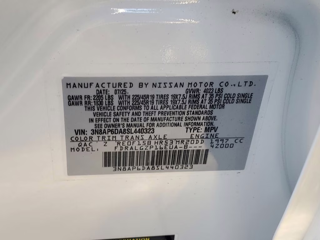 2025 Aspen White Tricoat Nissan Kicks SR FWD SUV