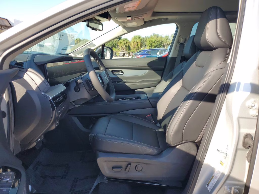 2025 Brilliant Silver Metallic Nissan Murano SL AWD SUV