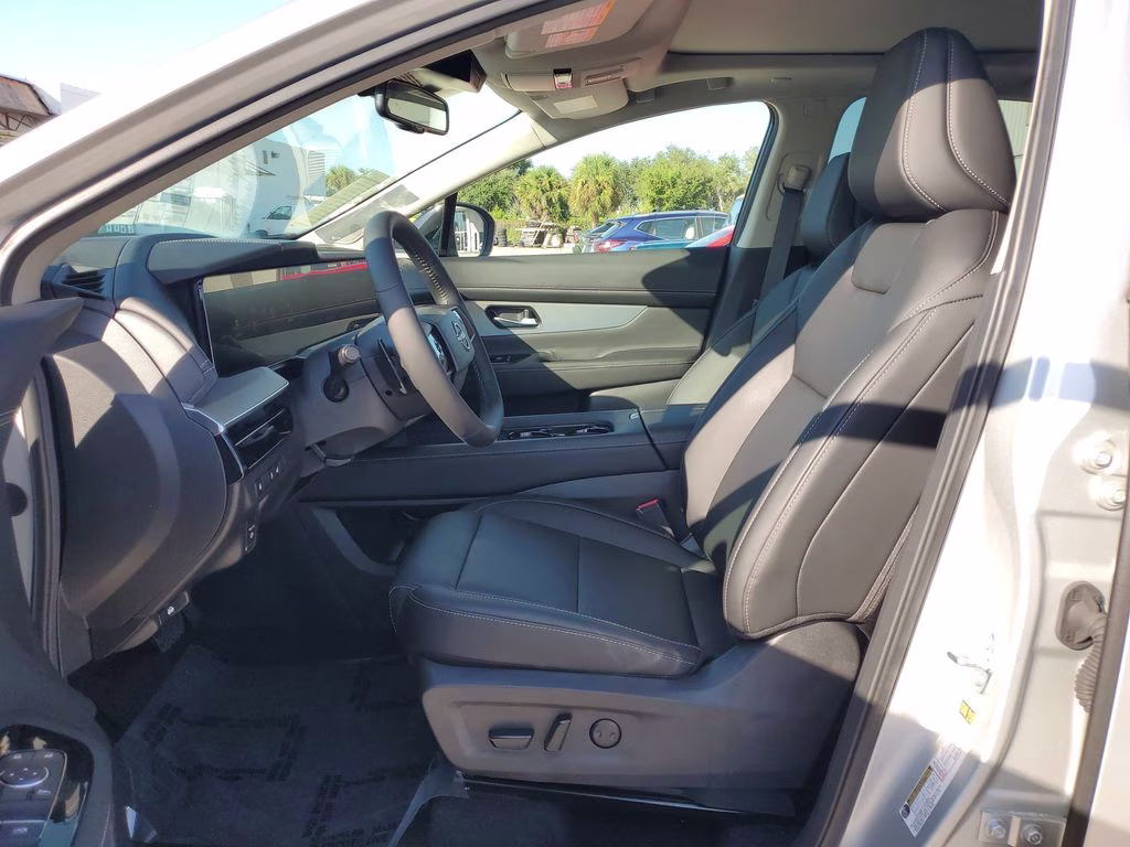 2025 Brilliant Silver Metallic Nissan Murano SL AWD SUV