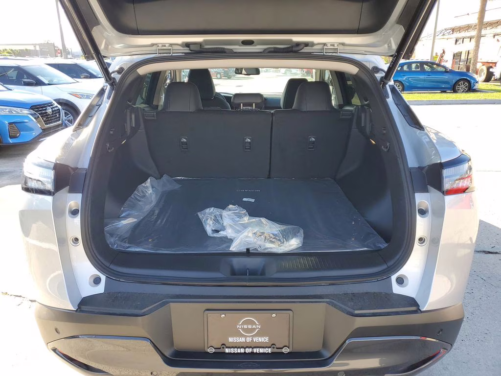 2025 Brilliant Silver Metallic Nissan Murano SL AWD SUV