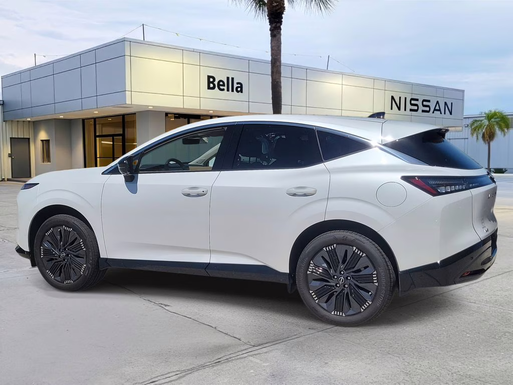2026 Everest White Pearl Tricoat Nissan Murano Platinum AWD SUV