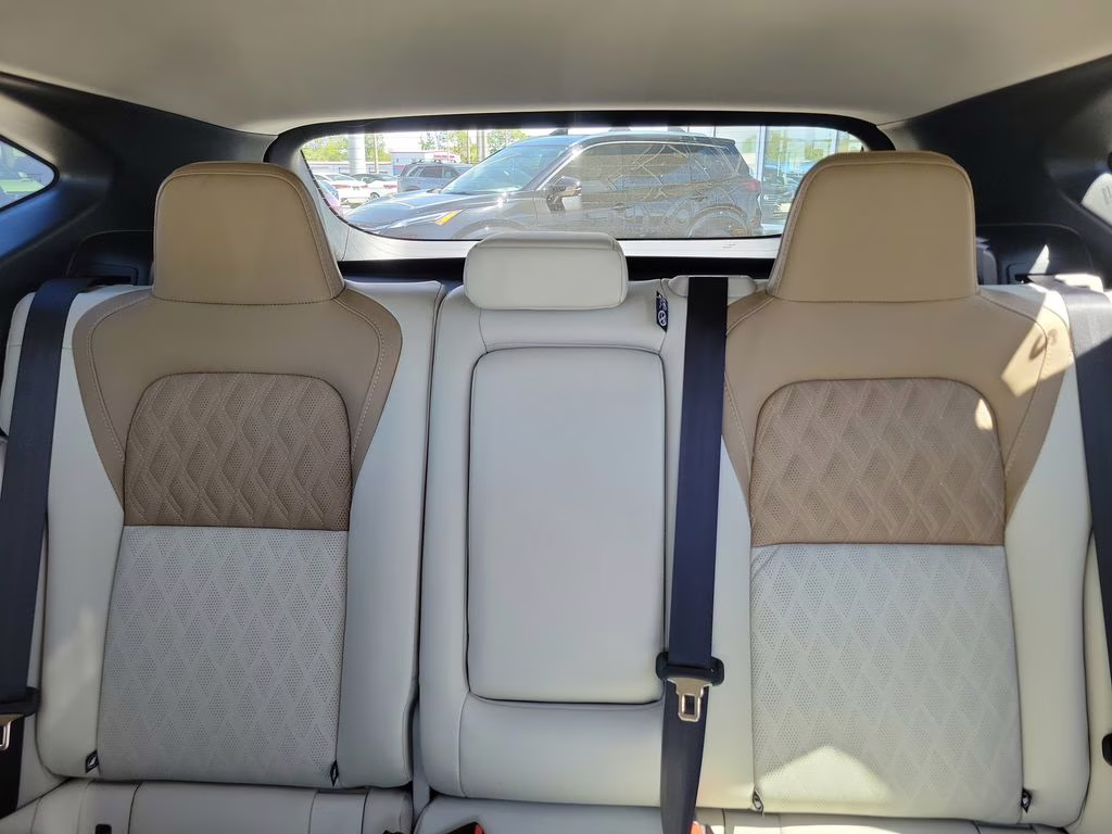 2026 Everest White Pearl Tricoat Nissan Murano Platinum AWD SUV