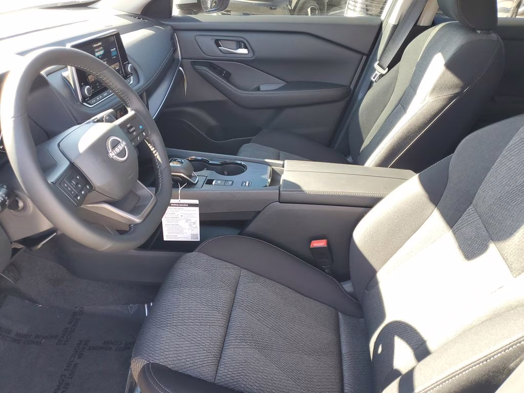 2026 Everest White Pearl Tricoat Nissan Rogue SV FWD SUV