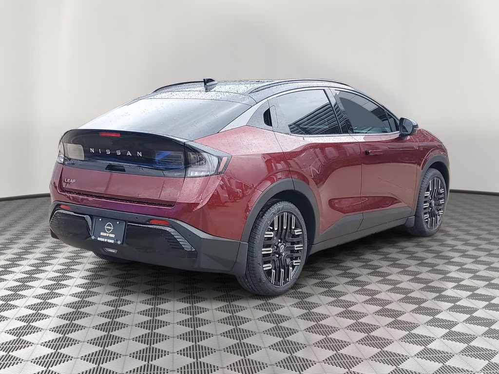 2026 Coulis Red Metallic/Black Nissan LEAF PLATINUM+ FWD SUV