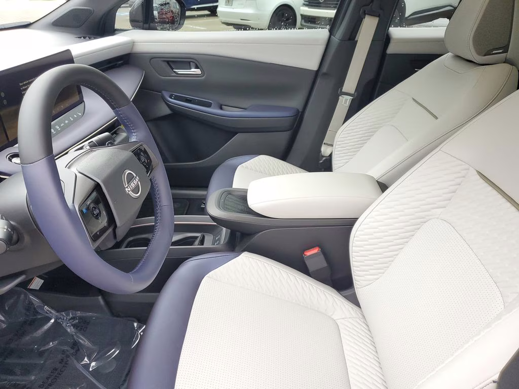 2026 Coulis Red Metallic/Black Nissan LEAF PLATINUM+ FWD SUV