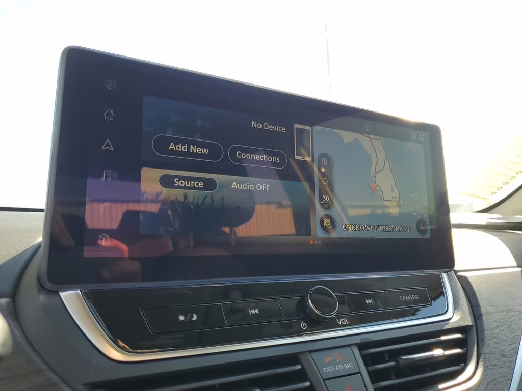 2025 Pearl White Tricoat Nissan Altima 2.5 SL FWD Sedan