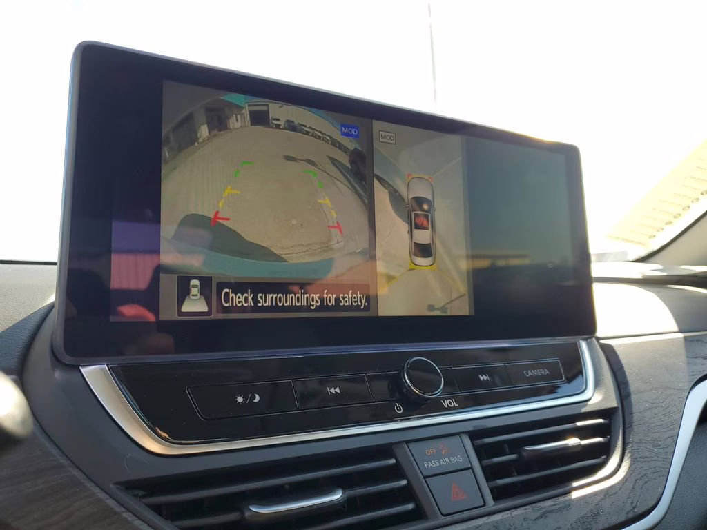 2025 Pearl White Tricoat Nissan Altima 2.5 SL FWD Sedan