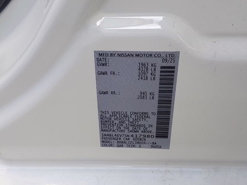 2025 Pearl White Tricoat Nissan Altima 2.5 SL FWD Sedan