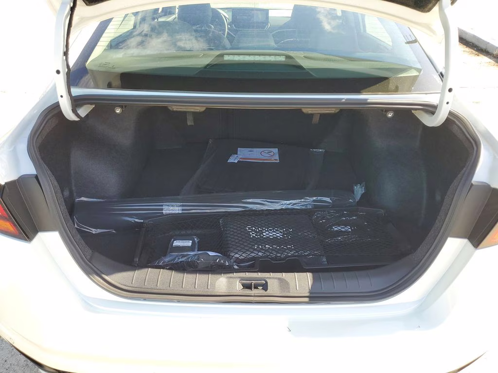 2025 Pearl White Tricoat Nissan Altima 2.5 SL FWD Sedan