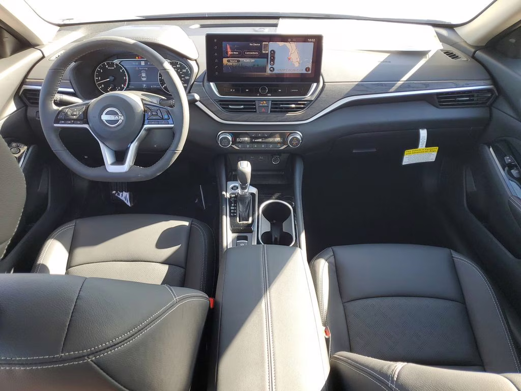 2025 Pearl White Tricoat Nissan Altima 2.5 SL FWD Sedan