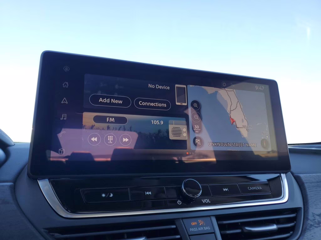 2025 Gun Metallic Nissan Altima 2.5 SL FWD Sedan