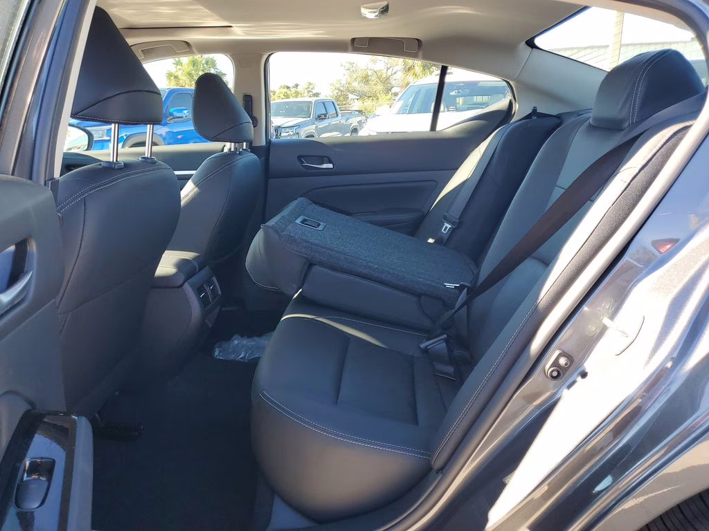 2025 Gun Metallic Nissan Altima 2.5 SL FWD Sedan